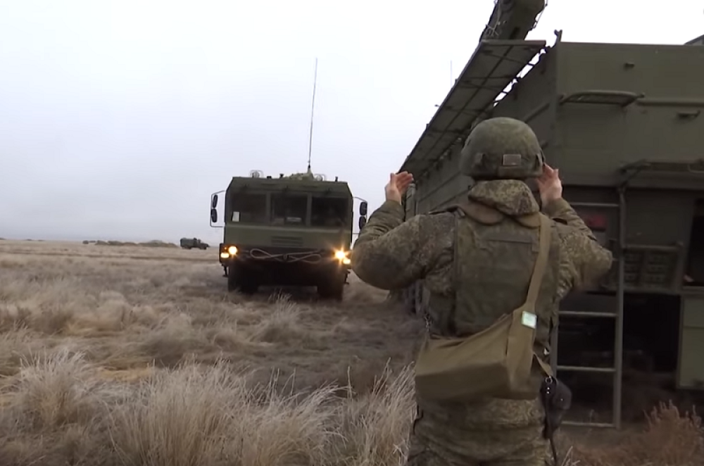 Raketa je preletela 60 km, a onda je nebo postalo crveno. Jazbina neprijateljske milicije potpuno zbrisana sa lica zemlje! (VIDEO)