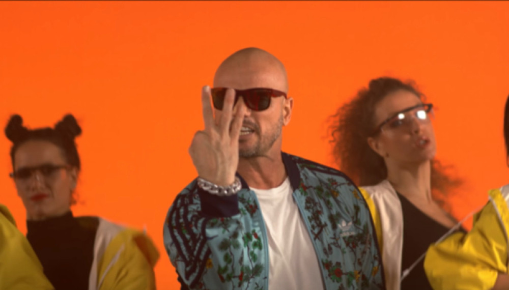 Rajović zbog nove pesme totalno promenio imidž, ljudi oduševljeni "Flašom"