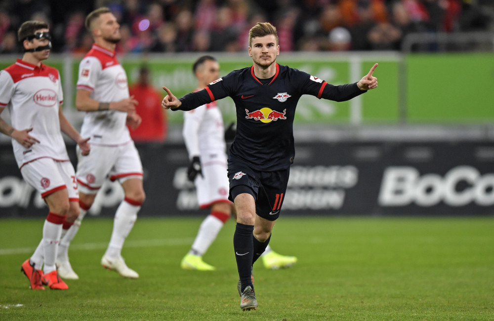 Čim je ukinuta zabrana dovođenja igrača krenuli su u akciju (FOTO)