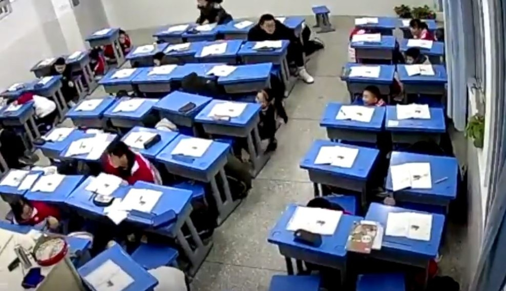 Zemljotres pogodio Kinu, povređeno najmanje devet osoba (VIDEO)