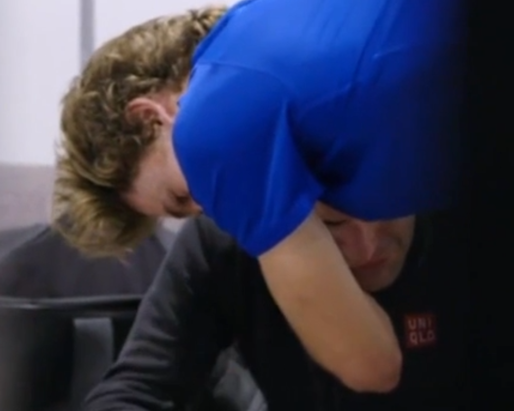 Snimak koji je potresao teniski svet, suza suzu stiže! Teško je gledati velikog šampiona ovakvog (VIDEO)