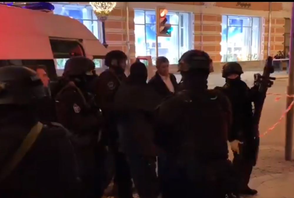 Pucao po ljudima, ubio tri policajca