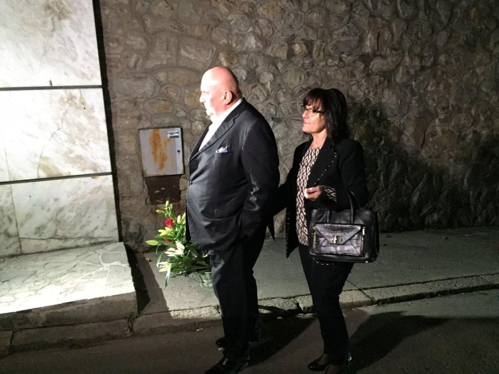 Palma došao sa suprugom i nosio luksuznu korpu sa cvećem, a o njenom poklonu će se tek pričati (FOTO)