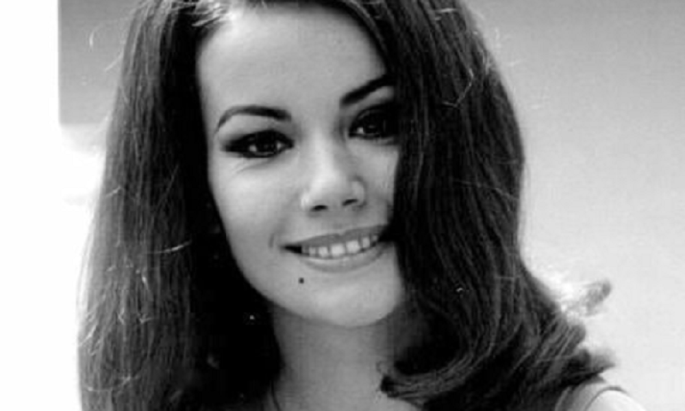 Umrla prva Bondova devojka!