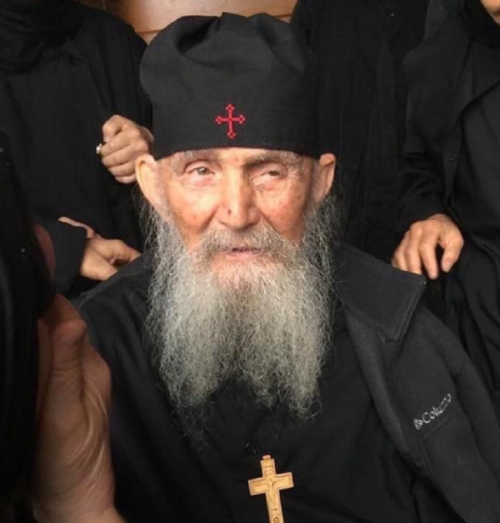 Čuveni prorok sa Svete Gore je umro, a njegovo predskazanje ledi krv u venama!