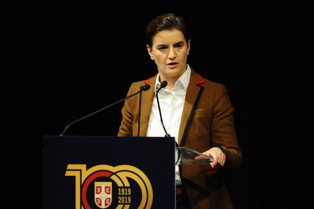 Premijerka Srbije Ana Brnabić emotivnim govorom čestitala Fudbalskom savezu Srbije jubilej!