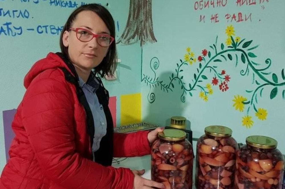 U domaćinstvu Nikodijević u selu Ovsište, sprema se drevna zimnica. Ana nam je dala recept za srpski eliksir mladosti (FOTO)