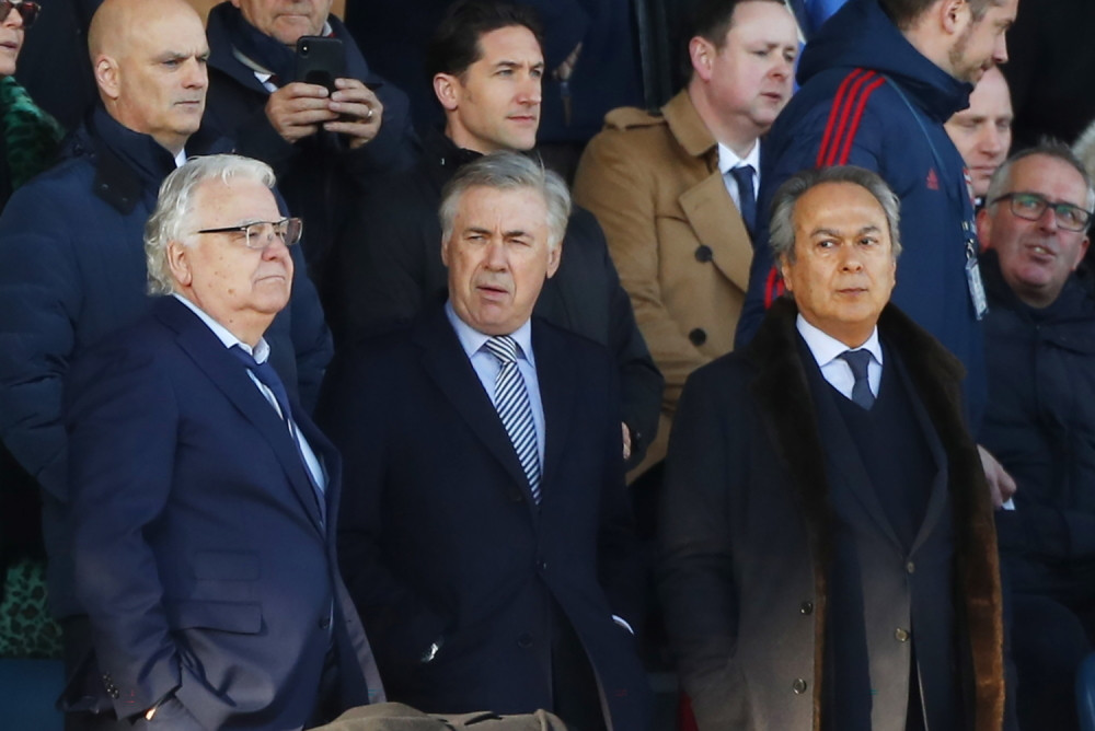 Trofejni stučnjak preuzeo čuveni Engleski klub (FOTO)