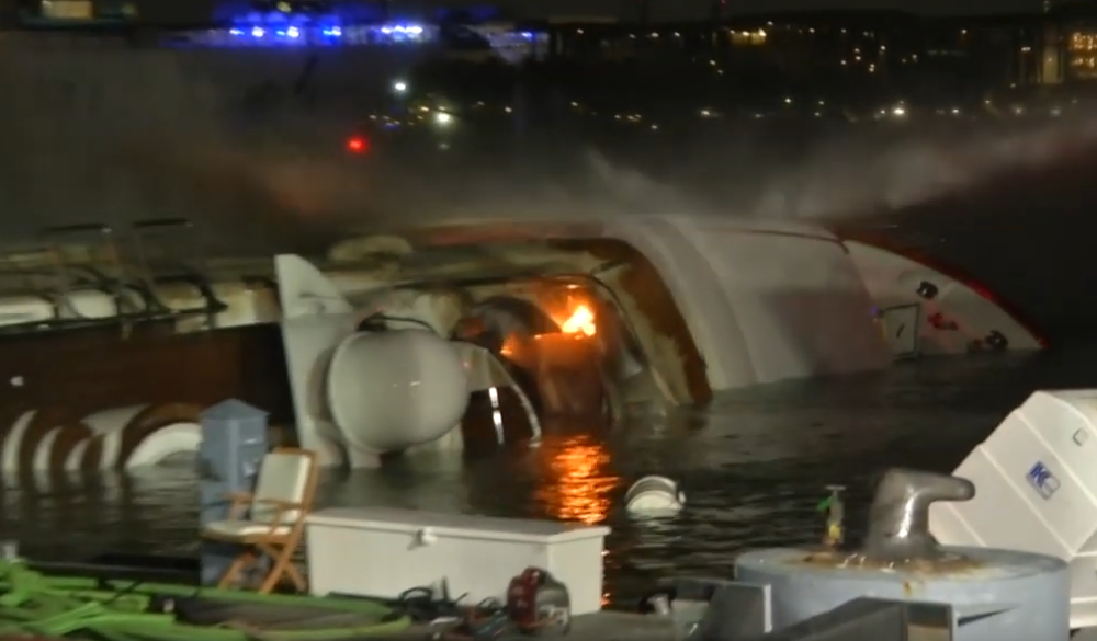 Izgorela jahta popularnom pevaču vredna 7 milona evra (FOTO)