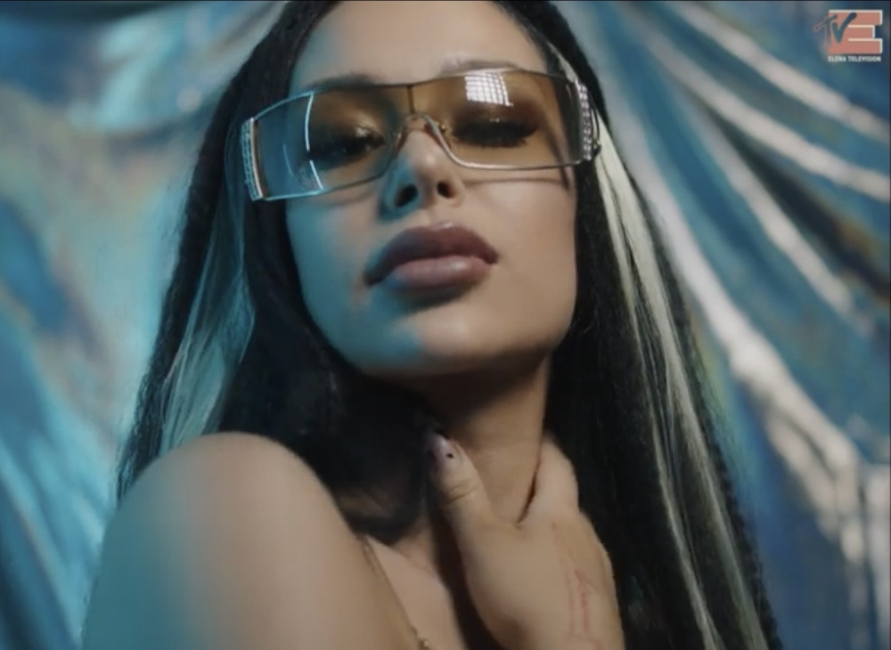 REVOLUCIJA kod nas: Elena Kitić snimila spot, a SAMI MOŽETE DA IZABERETE KAKAV ĆE BITI KRAJ!