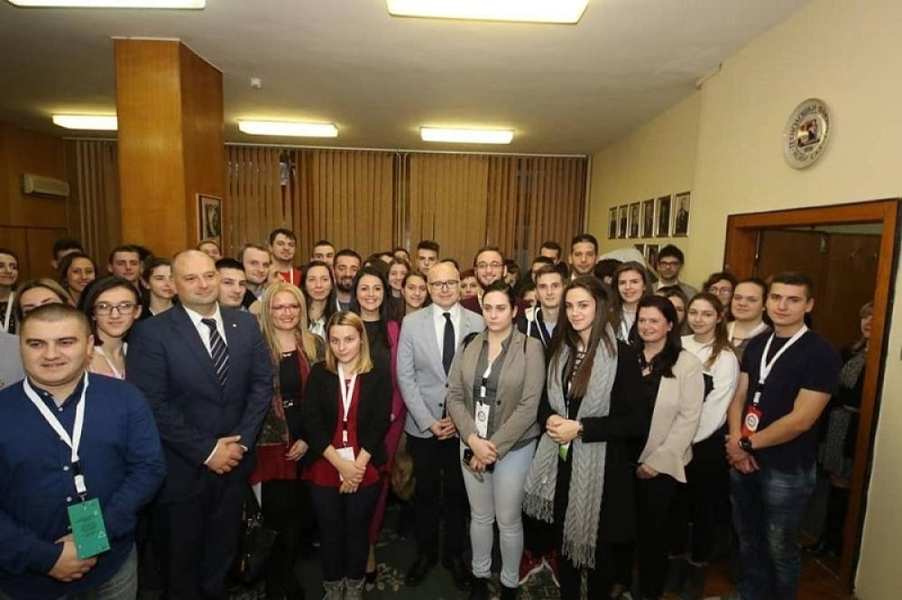 Od mladih zavisi u kakvim ćemo državama živeti