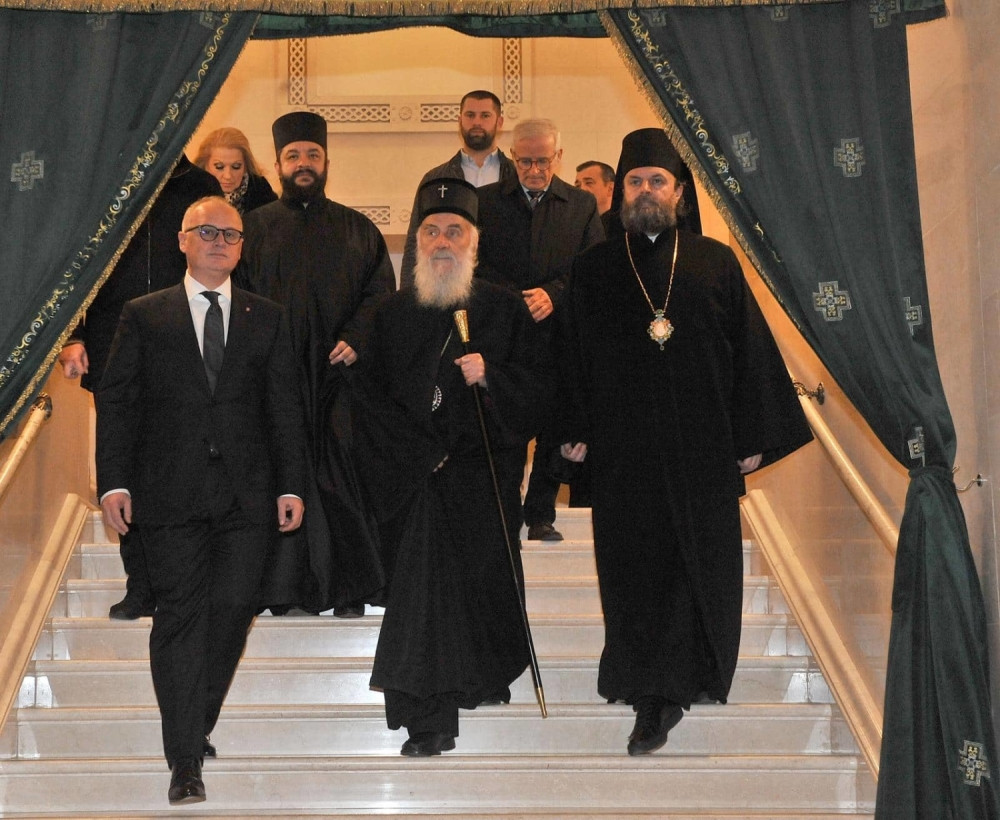 Vesić: Beograd večeras s ponosom slavi osam vekova autokefalnosti SPC (FOTO)