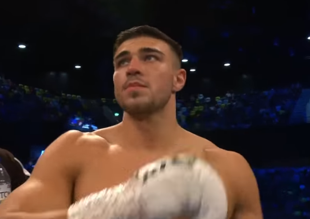 Fjurijev mlađi brat za samo 62 sekunde razbio protivnika (VIDEO)