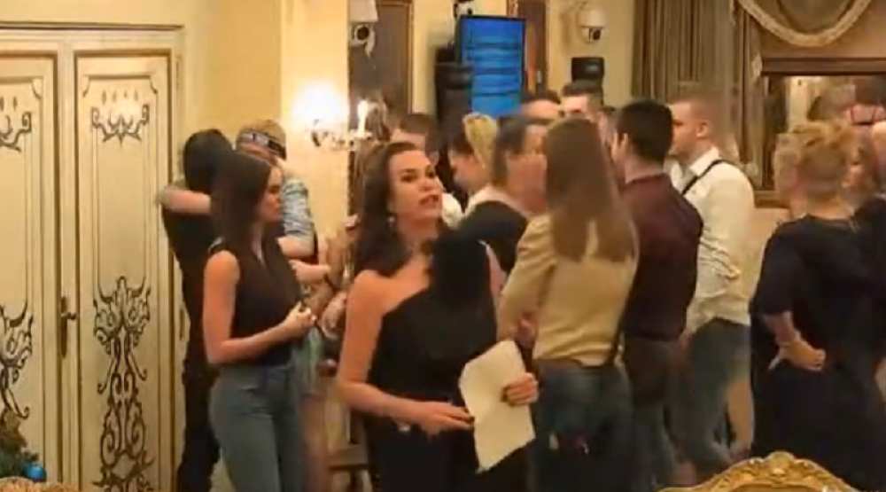 Sinoć je momentalno izbačen iz Parova