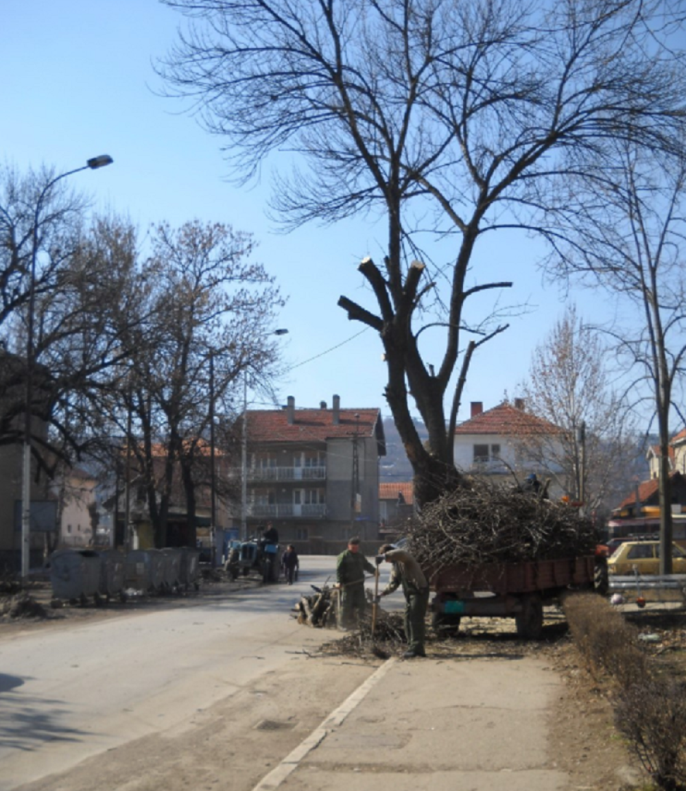 Ljudi ostali zarobljeni u mraku u svojim kućama, izbio i požar
