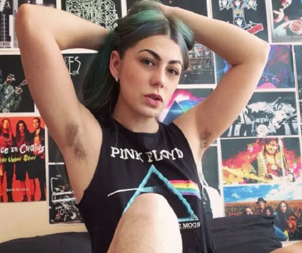 Dlakava se pojavila i na svom venčanju, a tvrdi da za sve pojstoji dobar razlog (FOTO)