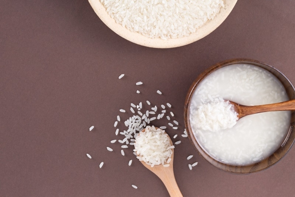 Pirinčanoj vodi nijedna skupocena krema ne može da parira, a evo kako da najbolje iskoristite njenu moć