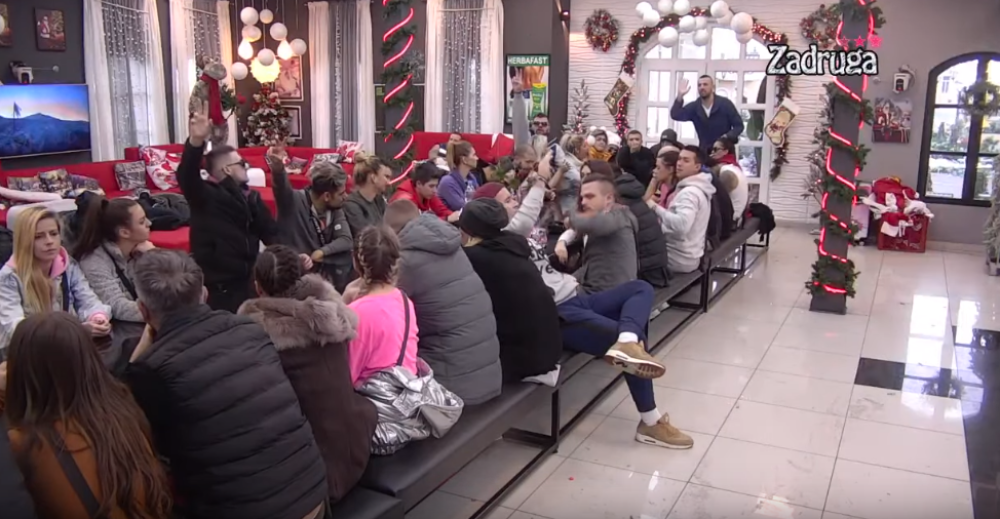 Bivša zadrugarka promenila profesiju: Sada radi u fabrici za proizvodnju automobilskih delova! (FOTO)