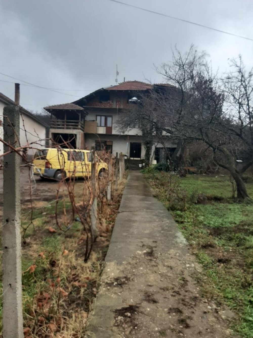 Ekipe Žandarmerije i policije su na terenu, razvaljuju vrata vikendica