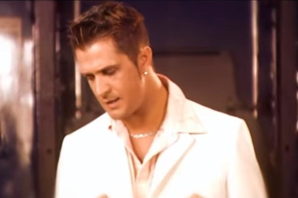 Imao je najveće hitove: Ovaj pevač je žario Grand scenom, a sad je zapalio za Švajcarsku