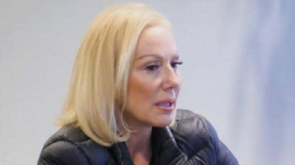 Crvene oči od plakanja! Lepa Brena otišla u suzama sa snimanja!