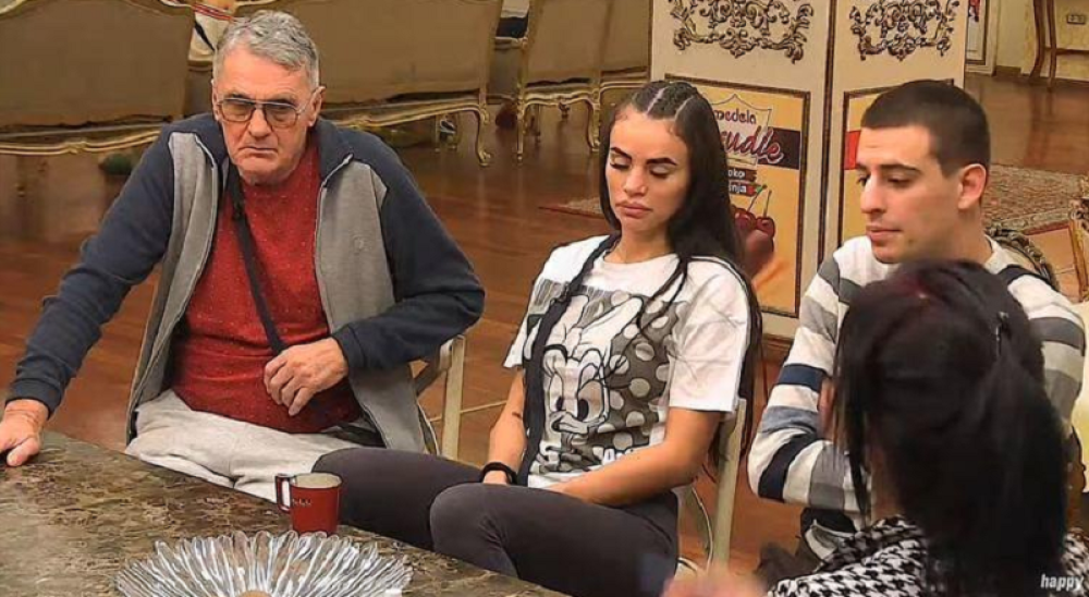 Milojko se vratio iz bolnice u Parove! Čim se oporavio, poručio joj je ovo