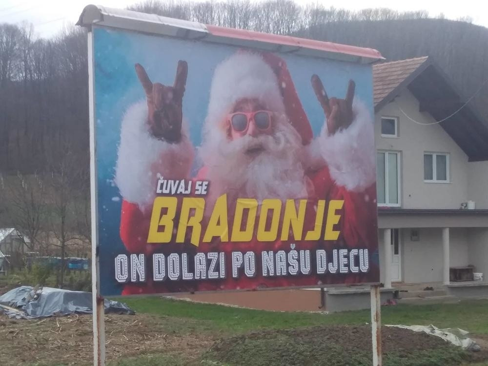 Plaše ljude Deda Mrazom i još se time hvale! Nisu očekivali ovakvu reakciju od meštana