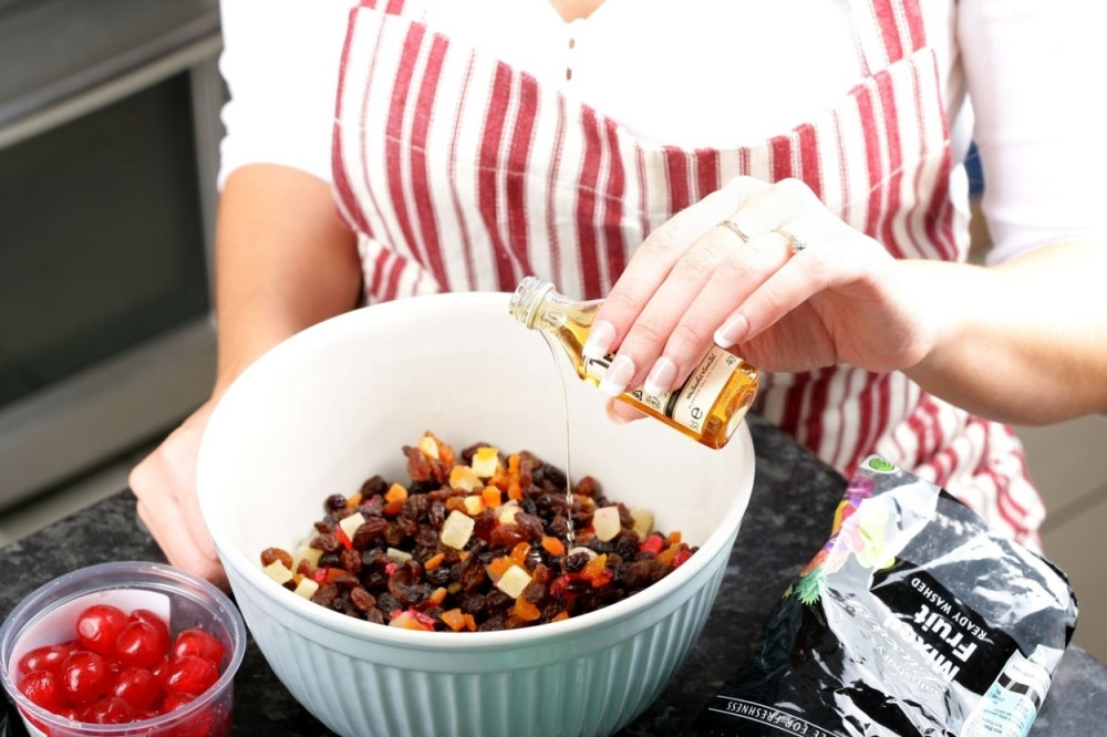 Recept za omiljeni praznični kolač kraljevske porodice, u ovim zalogajima najviše uživaju