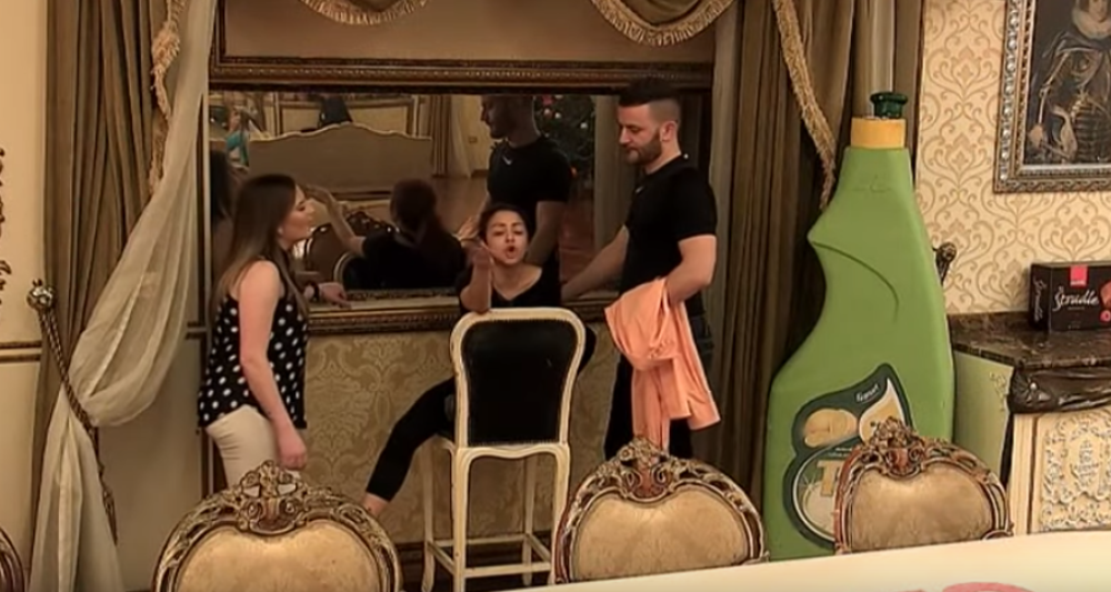 Palčica urlala nasred vile, nisu mogli da je obuzdaju: Neviđena scena u rijalitiju (VIDEO)