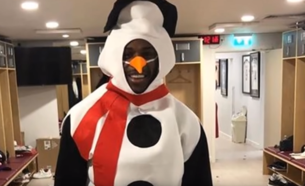 Fudbaler se maskirao u Sneška Belića, dobro proveo za Božić i srećom ostao čitav posle udesa (VIDEO)