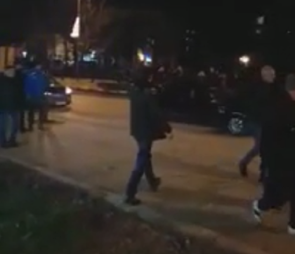 Marko je pred crkvom razvio srpsku trobojku, a onda su počeli da mu je otimaju, žrtvovao se za ono najsvetije