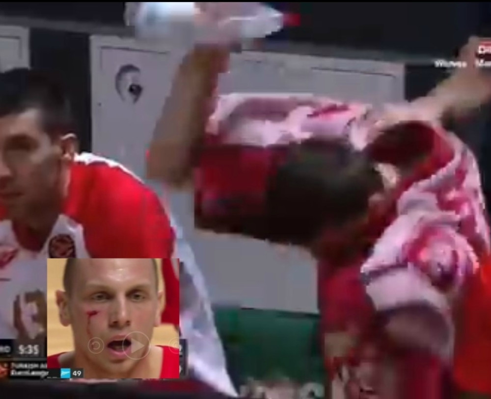 Davidovac sav krvav morao da izađe iz igre, Simanić poludeo na klupi - bacao flašu, opsovao majku sudiji! (VIDEO)