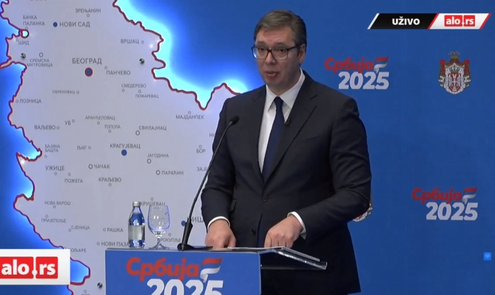 Vučić je dobio novogodišnje poklone, a jedan ste sigurno i primetili?!