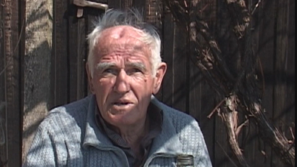 Kad budete videli šta ima posred čela biće vam jasno da ga glava ne boli samo od rakije (FOTO)