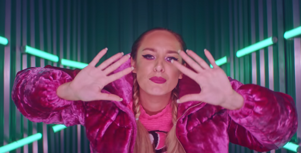 Stigla je i treća Lunina pesma! Srbija u transu - Ženo, šta si učinila?