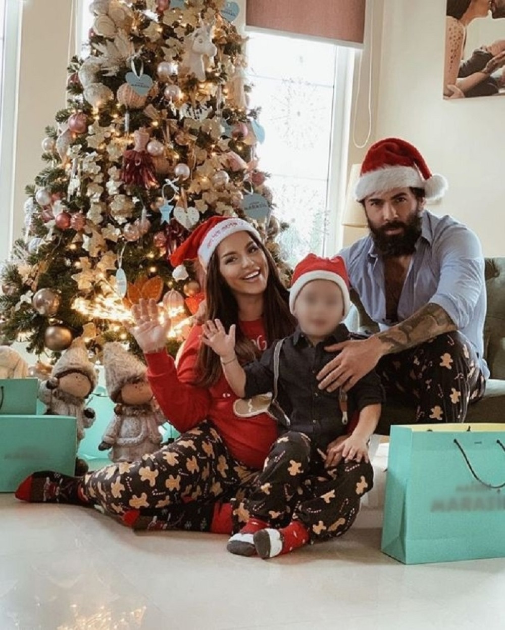 Seku Aleksić posetio Deda Mraz: Pevačica imala samo jednu želju evo i koju