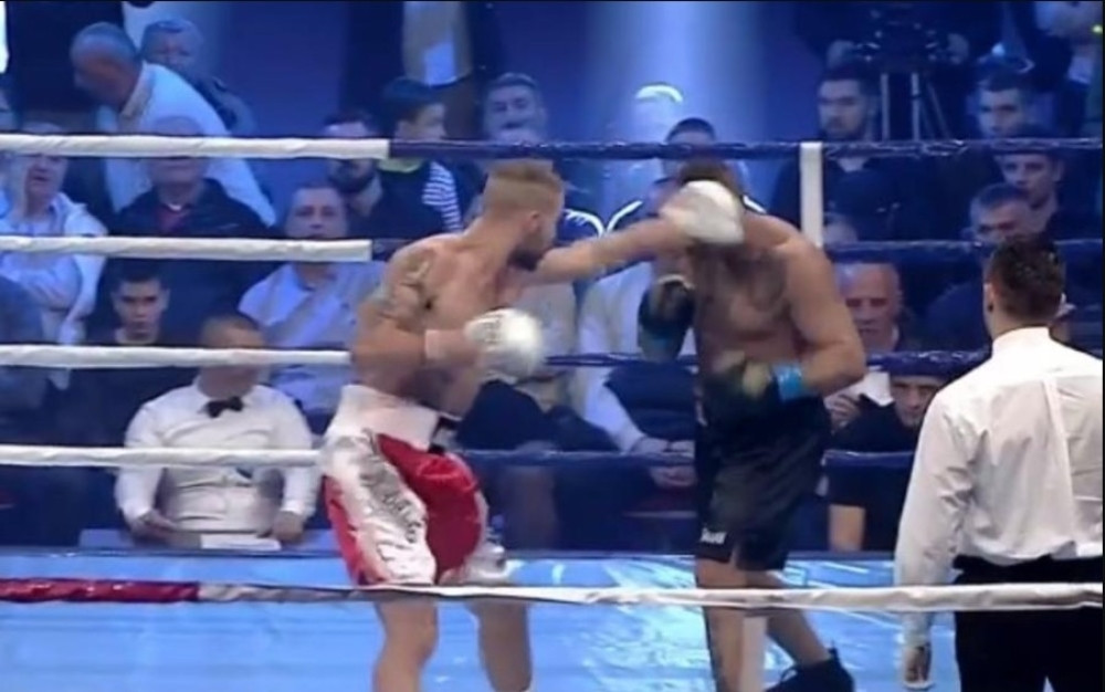 Veljko Ražnatović nokautirao Mađara za osmu pobedu u karijeri! (FOTO)