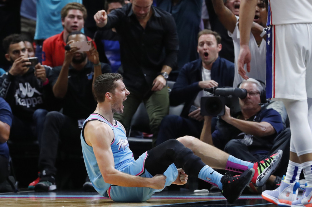 Ovakva drama na košarkaškim terenima nije nikad viđena, sudije su 10 minuta gledale snimak kako bi donele odluku! (VIDEO)