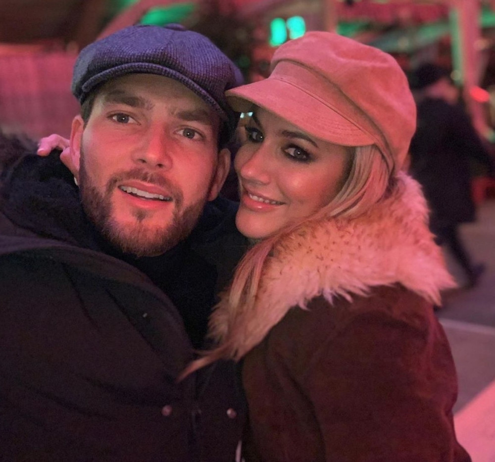 Rijaliti voditeljka pretukla 13 godina mlađeg dečka lampom: Svi bruje o ovome