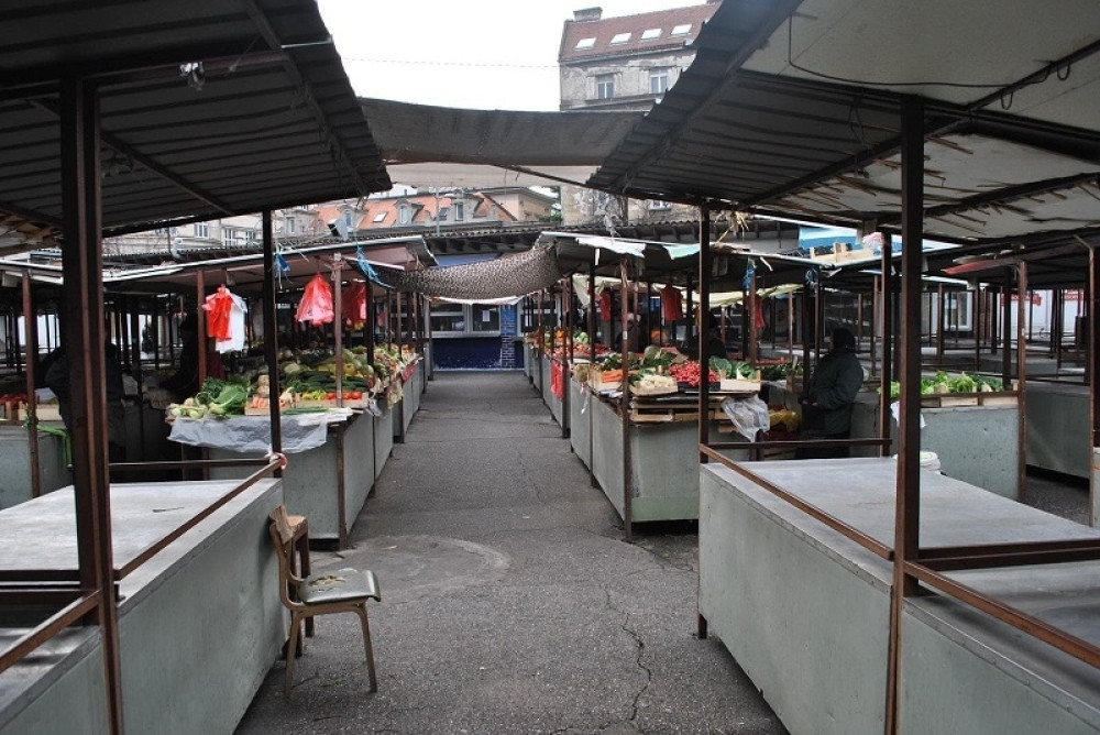 Zatvaraju se pijace u Novom Sadu, pomoć penzionerima i socijalno ugroženima