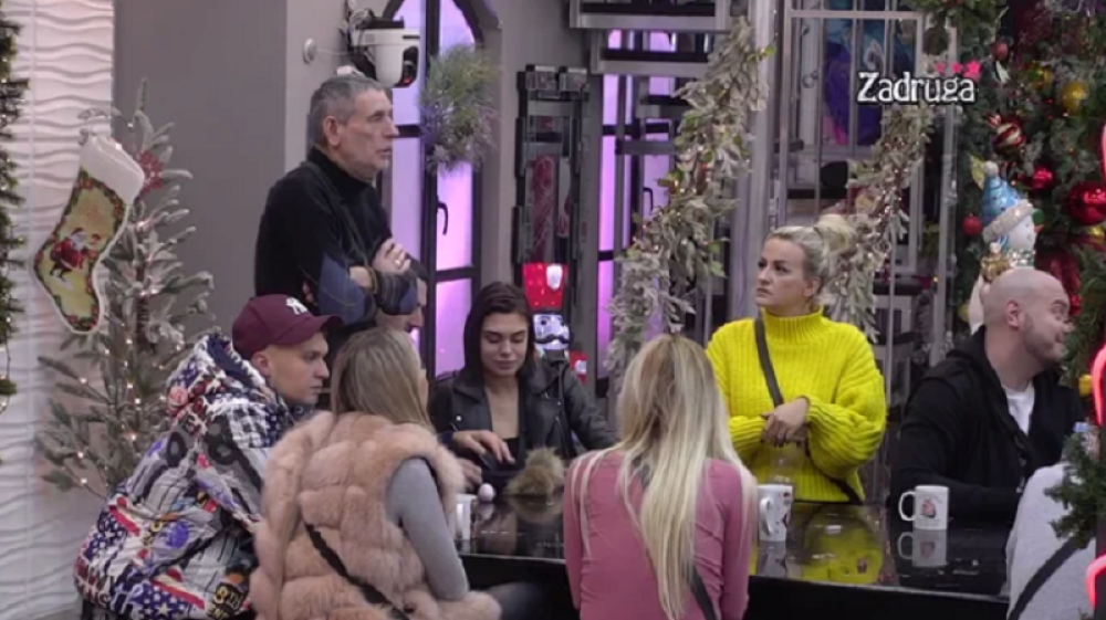 Zadrugarka nije obuzdala strasti, zamešala kukovima naočigled zapanjenih ukućana (VIDEO)