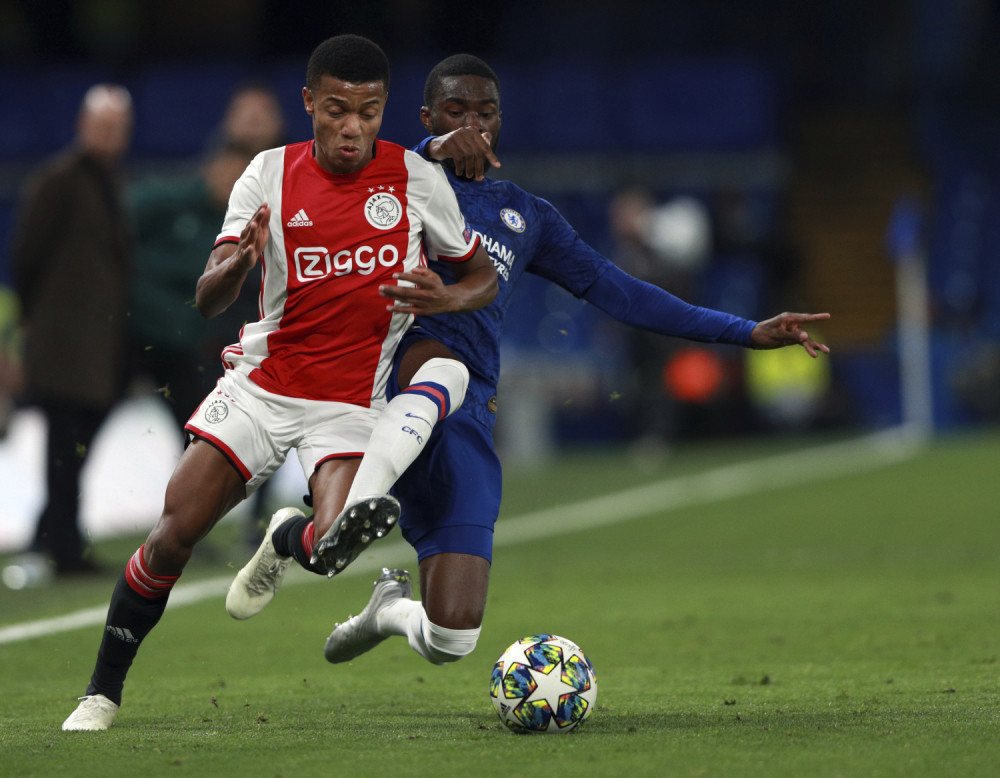 Tadićev saigrač odveo dve devojke u hotel, scena koja je usledila danas je glavna tema medija