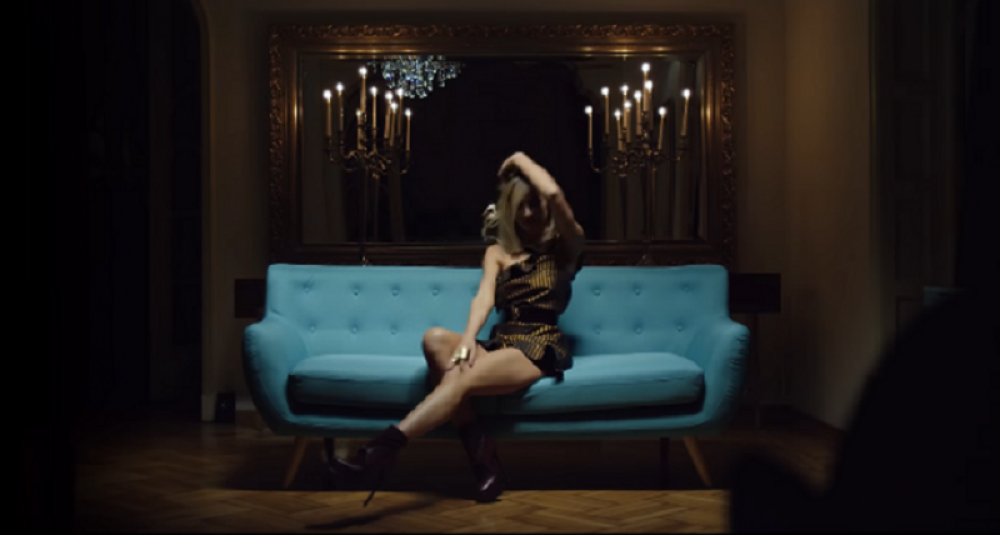 Srpska pevačica se skinula pred kamerama! Povukla se sa scene, a sada se vratila sa specijalnom porukom! (FOTO)