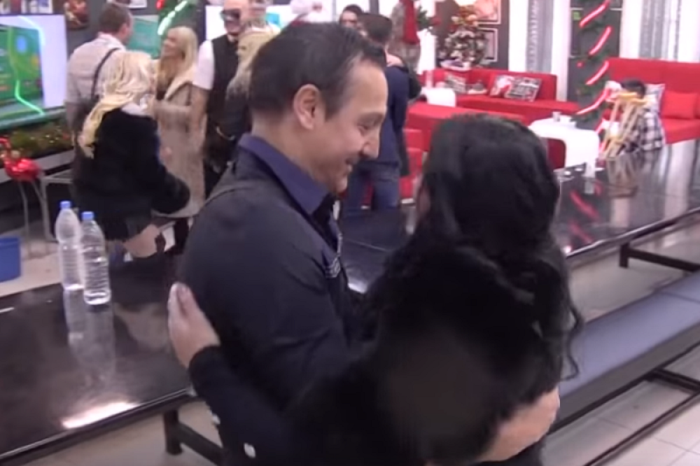 U "Zadrugu" ušetala devojka Gagija Đoganija! Svi u neverici gledaju, a on joj rekao: "Pazi šta radiš!"