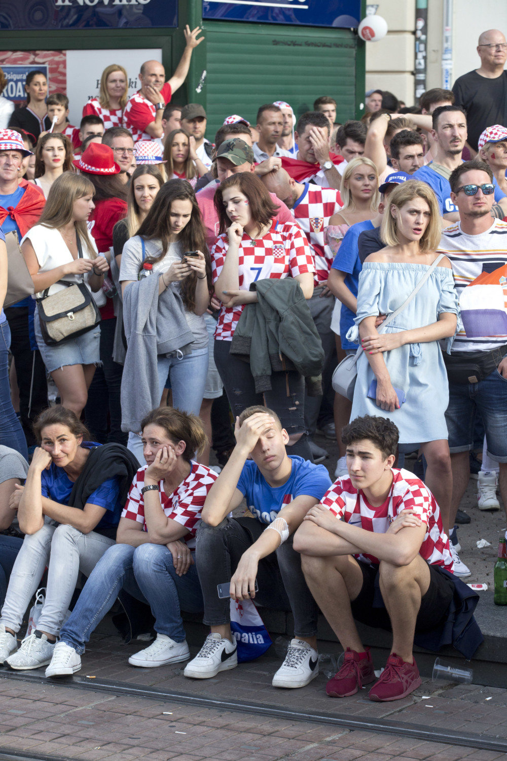 Hrvati se masovno iseljavaju, a evo gde najčešće odlaze! Niko ne bi poverovao da nisu sami priznali!