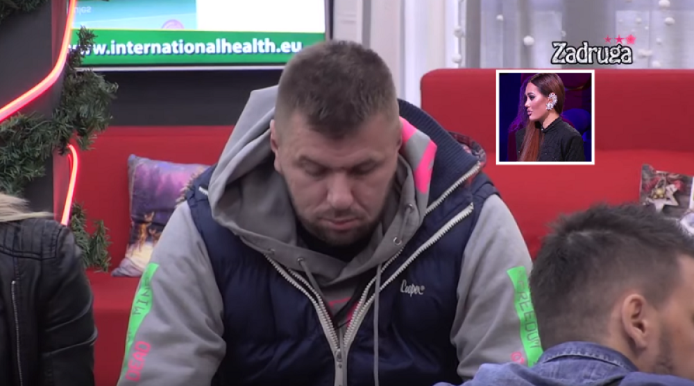 Pao prvi poljubac između Janjuša i ove Zadrugarke: Kad mu žena vidi snimak biće haosa! (VIDEO)