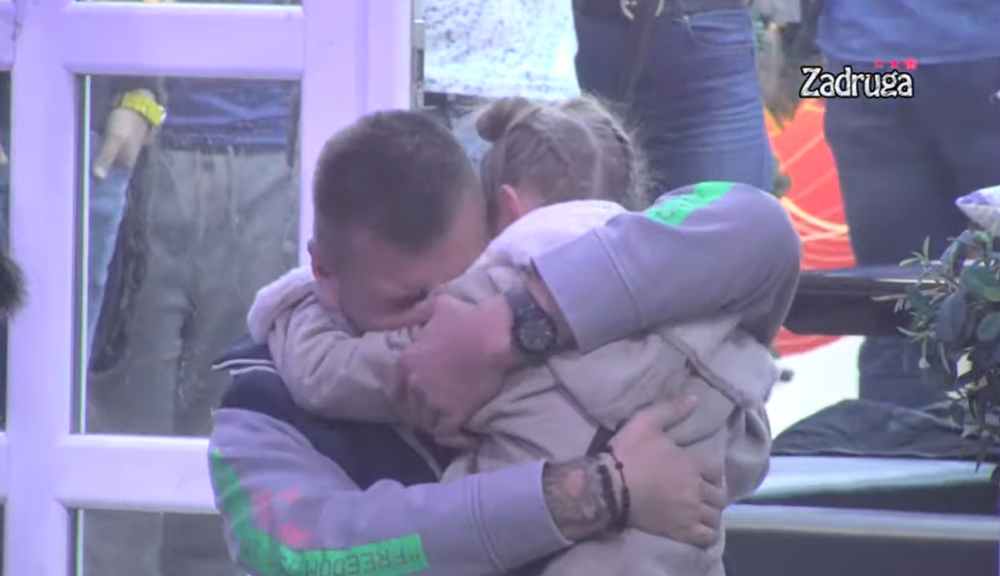 Janjuš grca u suzama: Ćerka Kruna ušla u Zadrugu, ali supruga nije došla! Poručila mu je samo ovo (VIDEO)