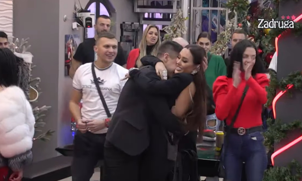 David Dragojević ušao u Zadrugu, Dejan i Dalila ljutito napustili Belu kuću (VIDEO)