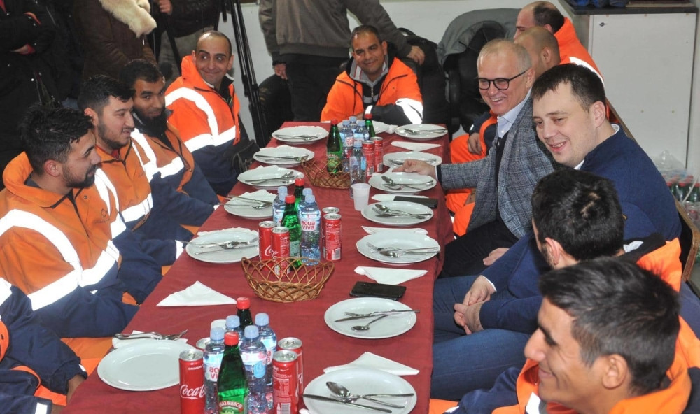 Zahvalio im na svemu što rade za grad i poželeo im srećnu Novu godinu!