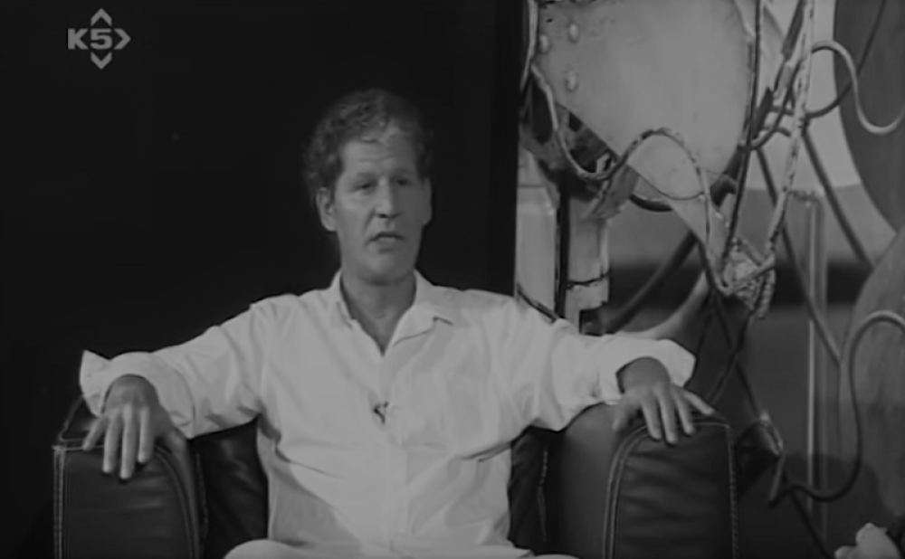 Preminuo čuveni voditelj i glumac: Godinama je krasio male ekrane, a ovako su se oprostili od njega